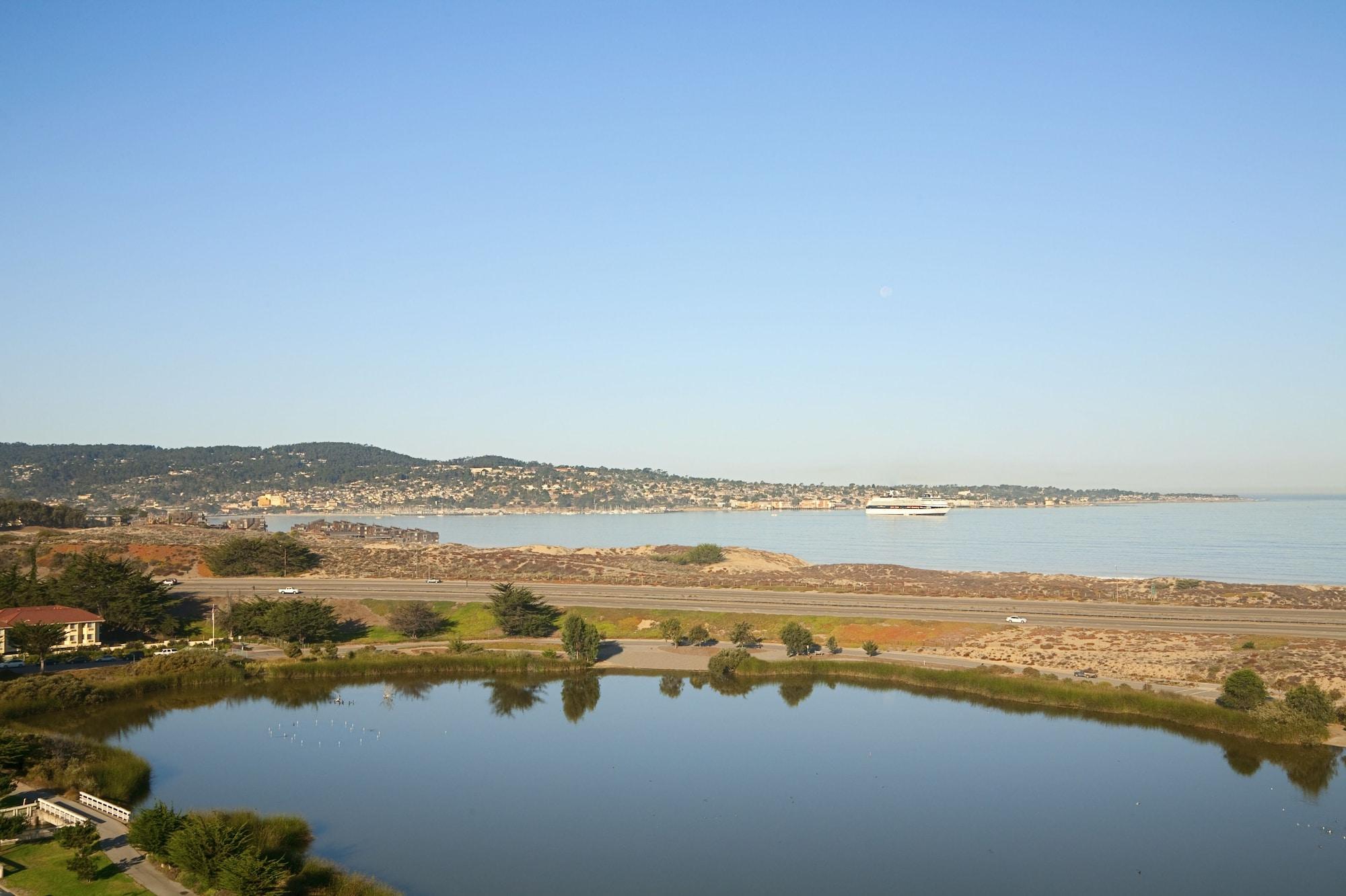 Embassy Suites By Hilton Monterey Bay Seaside Exterior photo