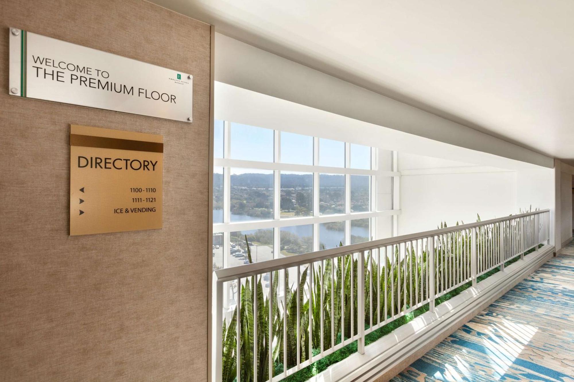 Embassy Suites By Hilton Monterey Bay Seaside Exterior photo